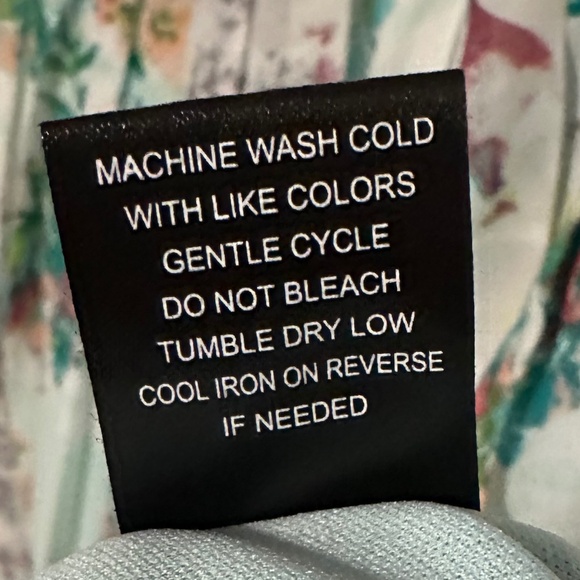 Fifth & Park pastel blue floral pleated chiffon dress, size 6 - Picture 7 of 7